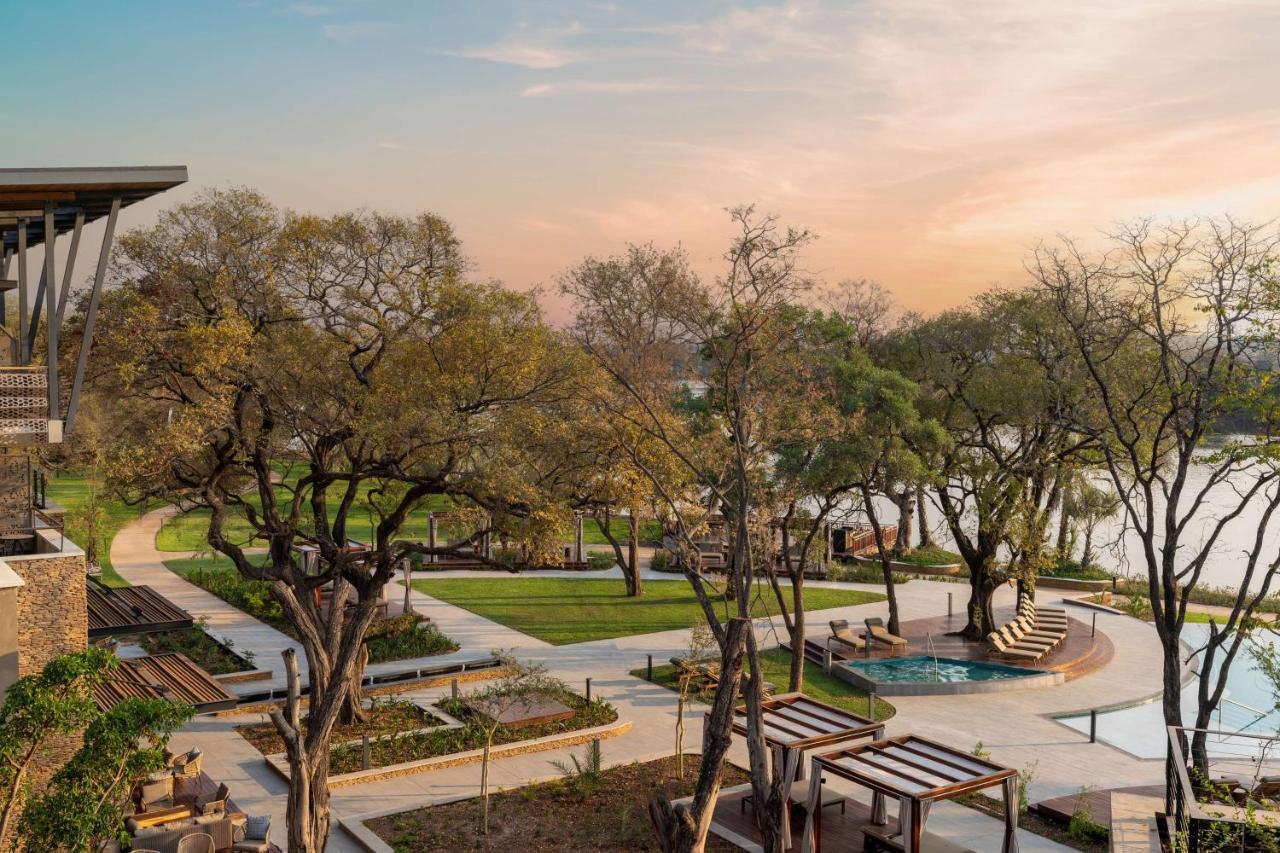 Radisson Blu Mosi-Oa-Tunya Livingstone Resort Экстерьер фото