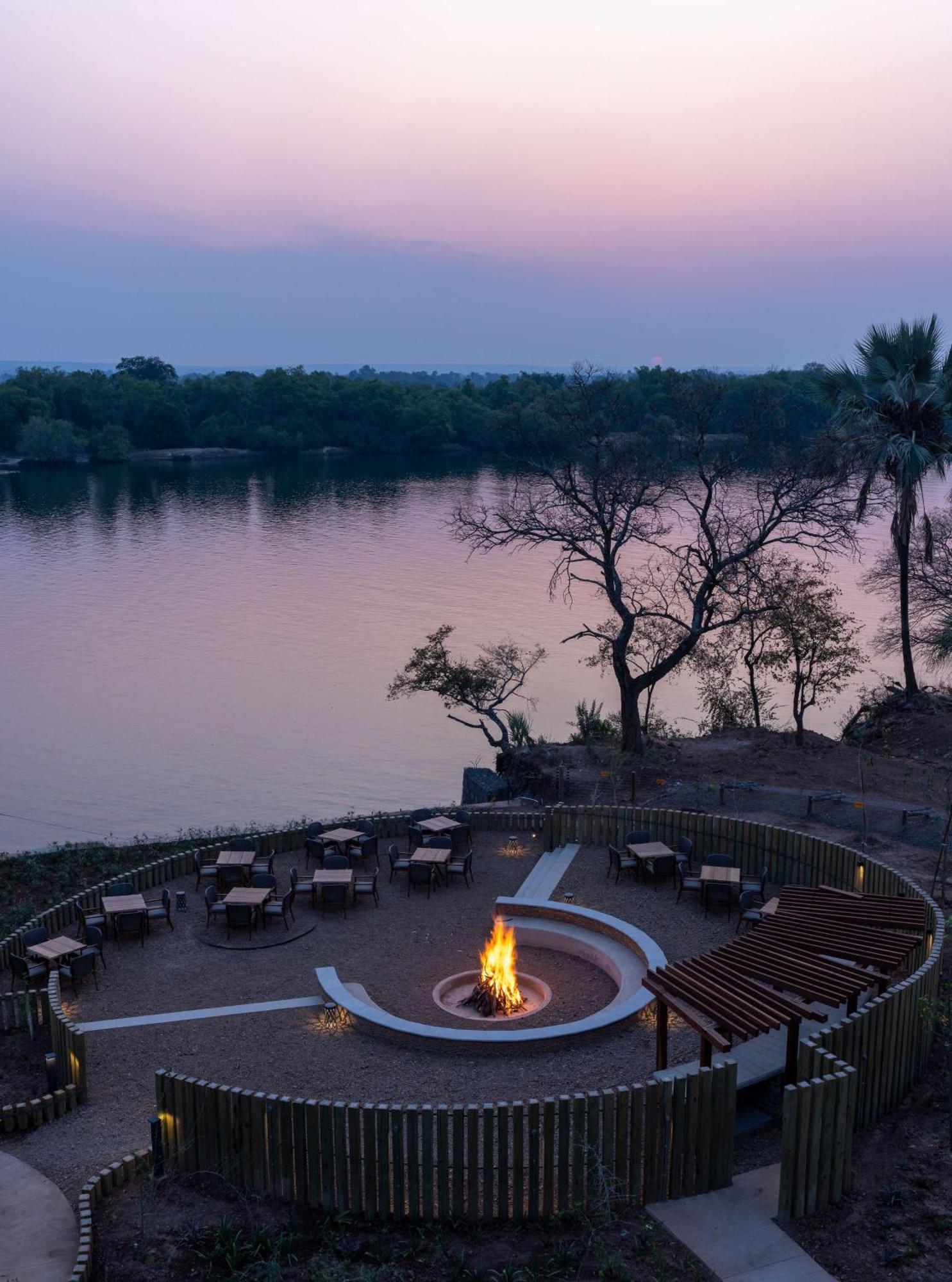 Radisson Blu Mosi-Oa-Tunya Livingstone Resort Экстерьер фото